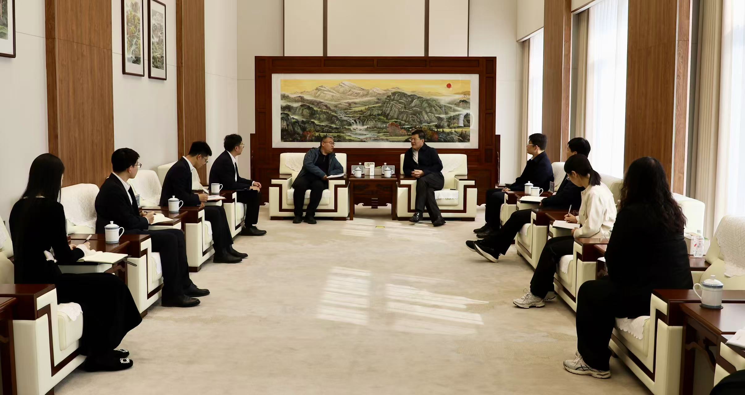 4.2会议图.jpg